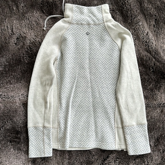 Herringbone Prana Sweater - Picture 3 of 5